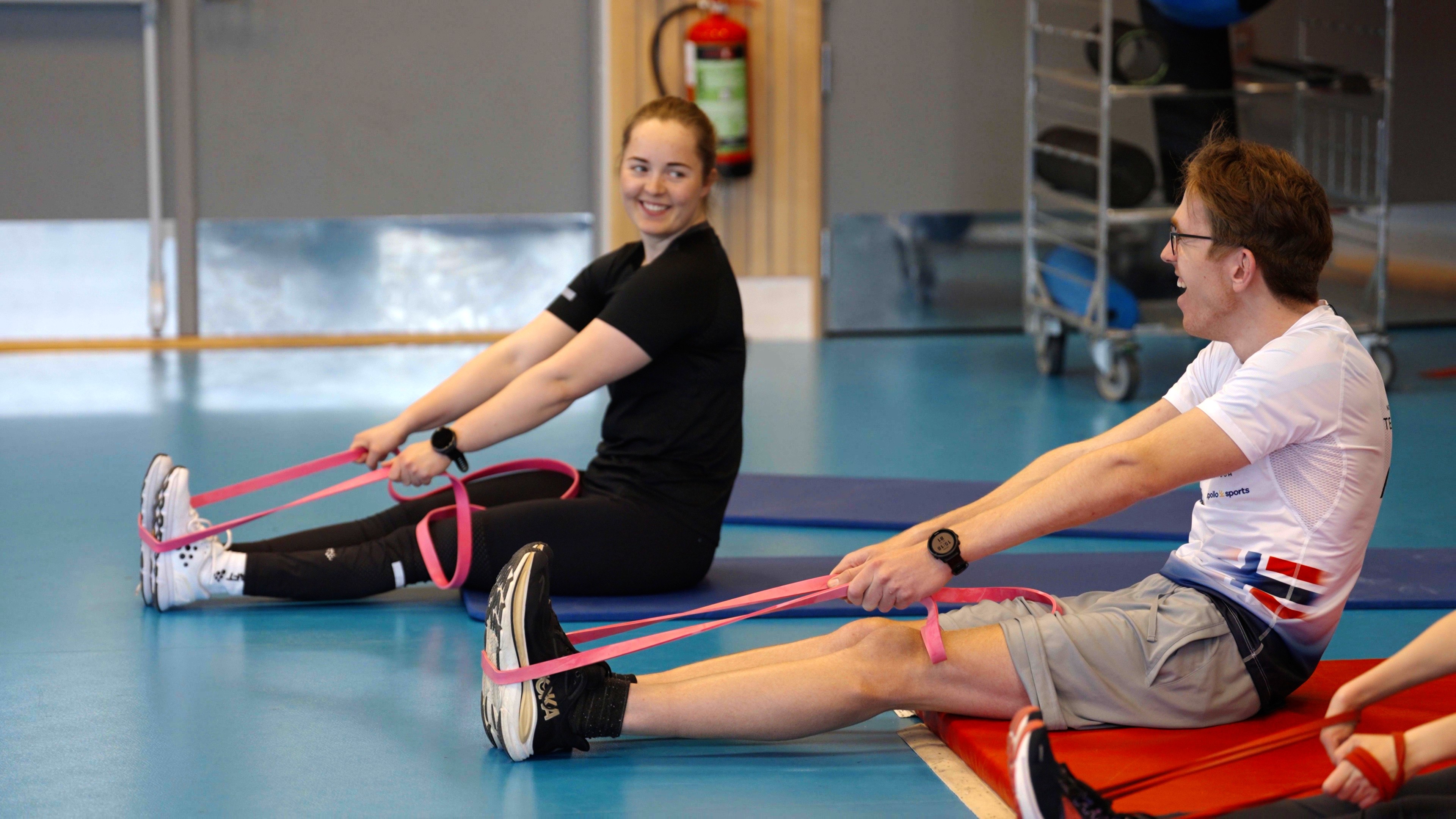 Paralympics-vinner i langrenn, Vilde Nilsen (til v.) deltok på samlingen og delte av sine erfaringer som toppidrettsutøver. (Foto: Bertin Flatebø, BRIK).